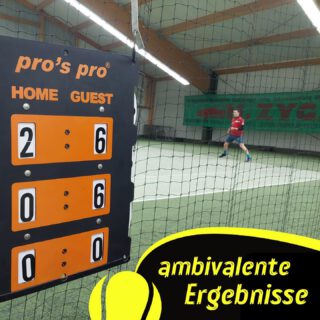 Was für ein verrücktes Wochenende! Zum Auftakt ließen uns die Damen 50 jubeln: Souverän besiegten sie auch ihren dritten Gegner und stehen ungeschlagen auf Tabellenplatz zwei. Einen Tag später erlebten die Herren eine Achterbahn der Gefühle: Zur Halbzeit führten sie bereits mit 3:0, unterlagen jedoch letztlich nach knappstmöglicher Niederlage im entscheidenden ersten Doppel (5:6) noch mit 3:3 und taumeln dem Abstieg entgegen. Damit steht am 18.März ein hochspannender Tag in Zwenkau bevor. Gegen 13 Uhr treffen die Damen im Kampf um die Bezirksmeisterschaft auf den punktgleichen Tabellenführer TC RC Sport. Direkt im Anschluss (17 Uhr) steht das Kellerduell der Herren mit dem ATV um den Klassenerhalt auf dem Programm. Seid dabei und feuert unsere Mannschaften an! #markkleeberg #tennisleipzig #punktspiel #tcmarkkleeberg #team #duell #mannschaft #sogehtsaechsisch #sogehtsächsisch #sport #sonne #sportmarkkleeberg #weareback #leipzig #zwenkau #makranstädt #tennislover #lebedeintennis #tennislove #gemeinsamtennis #triumph #niederlage #stvtennis #auswärtsspiel #match #sieg #doppel #aufschlag #aufstieg #abstieg